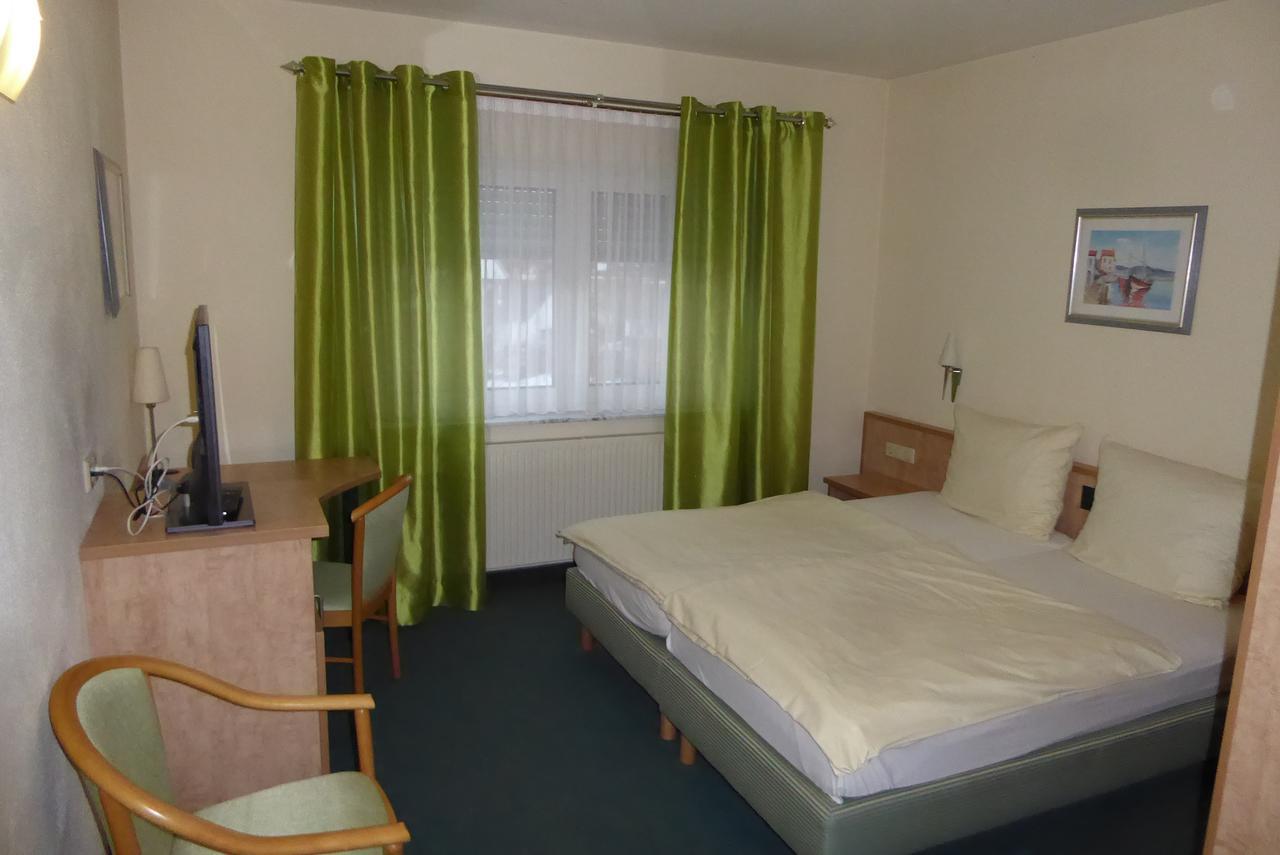 Hotel Ring Park Buchen  Exterior foto