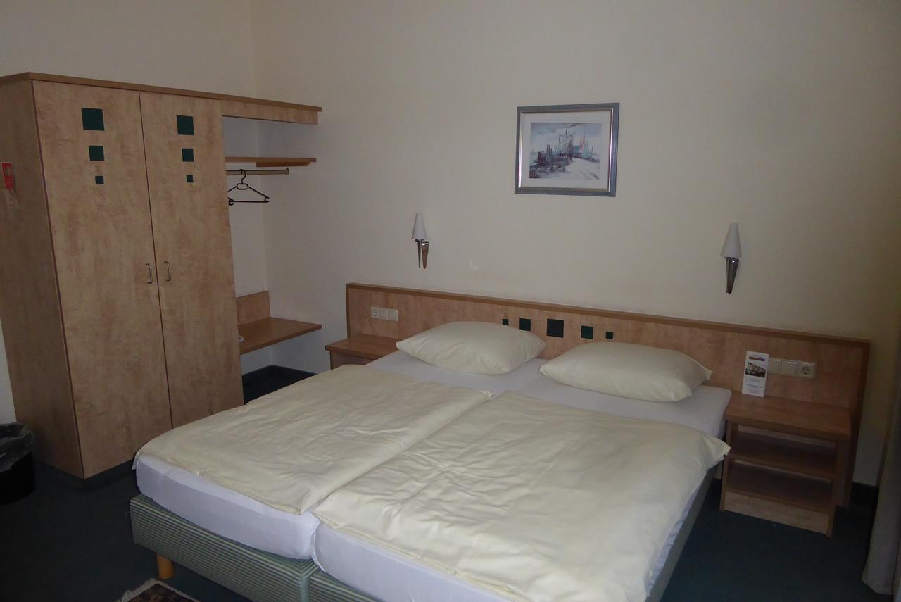 Hotel Ring Park Buchen  Exterior foto
