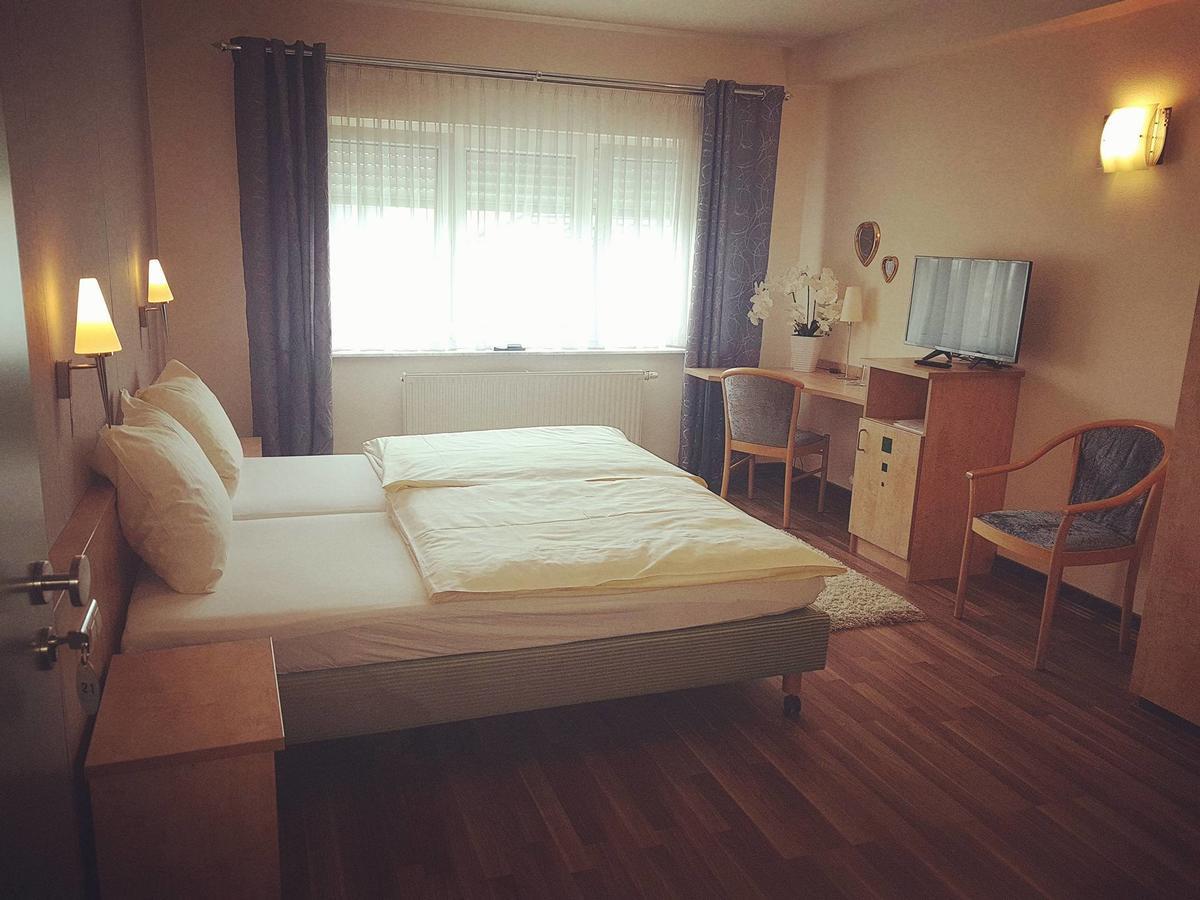 Hotel Ring Park Buchen  Exterior foto